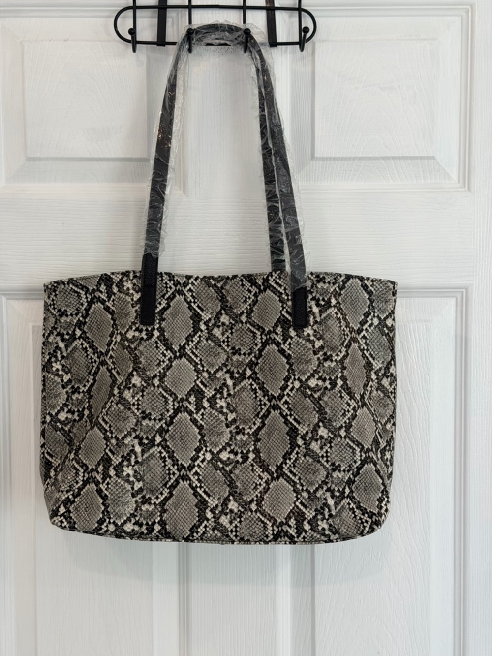 Neutral Snake-Print Tote Bag - Black and Gray